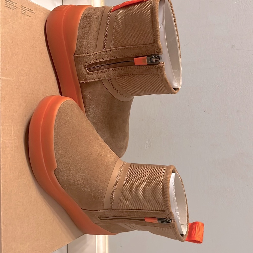 Women's classic tech mini uggs